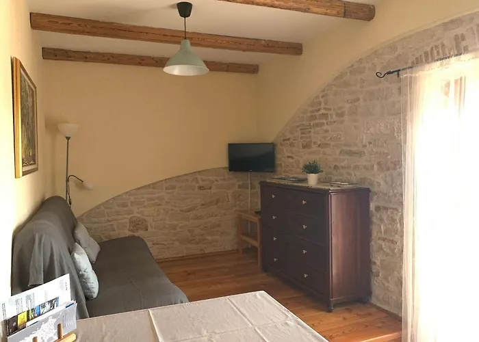 아파트 Ceh Ližnjan